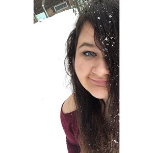 Meet your Posher, Abigail
